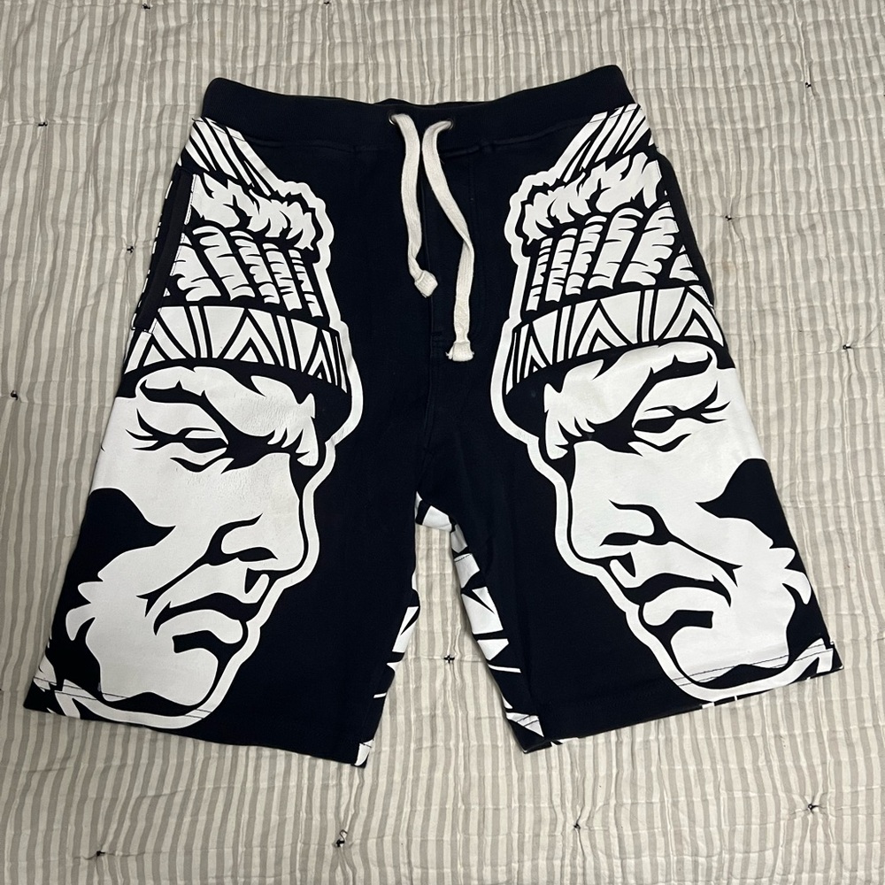 Graphic shorts
